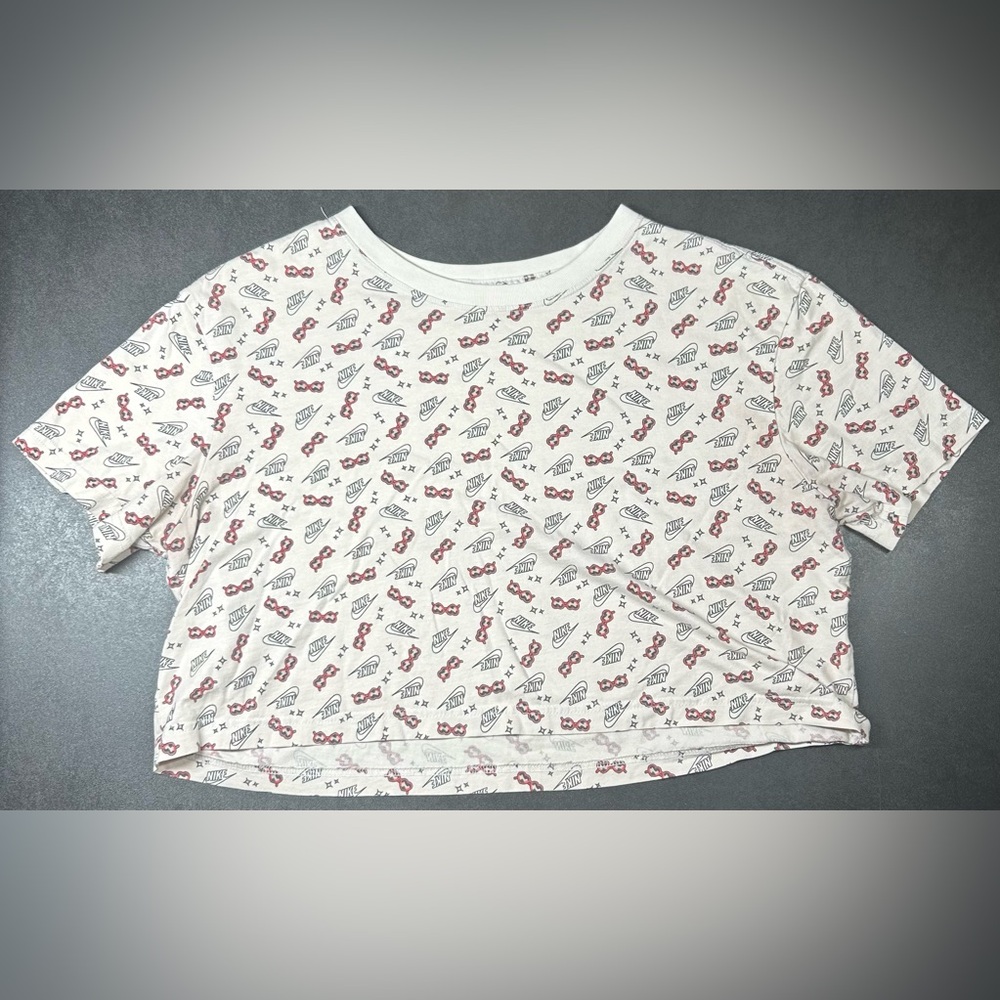 Nike Women’s Size M Sportswear Allover Sunglasses Crop Top Tee